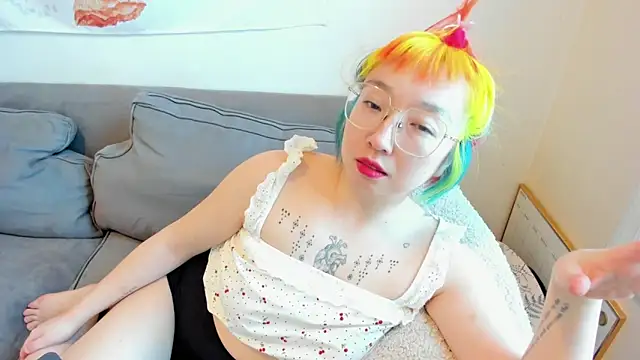 Snapshot of luxgray chatting on March 18, 2025, 10:04 pm luxgray online show from March 18, 2025, 10:04 pm