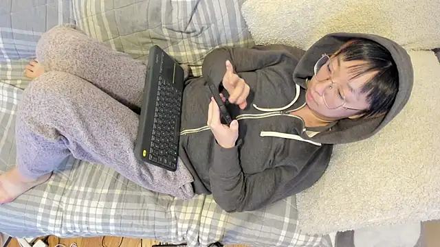 Snapshot of luxgray chatting on October 16, 2025, 1:06 am luxgray online show from October 16, 2025, 1:06 am