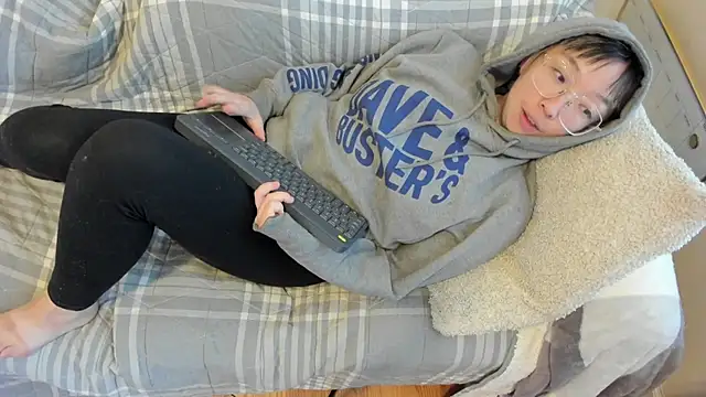 Snapshot of luxgray chatting on October 17, 2025, 9:50 pm luxgray online show from October 17, 2025, 9:50 pm