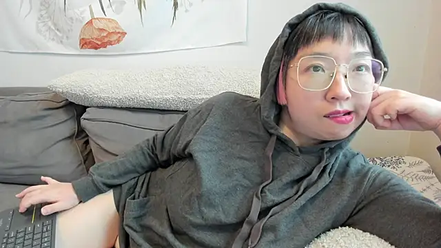 Snapshot of luxgray chatting on January 5, 2026, 8:45 pm luxgray online show from January 5, 2026, 8:45 pm