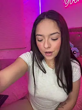 Snapshot of YovngBaby chatting on February 18, 2026, 5:14 am YovngBaby online show from February 18, 2026, 5:14 am