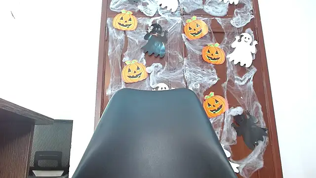 Snapshot of Darliin_G chatting on October 24, 2025, 8:49 pm Darliin G online show from October 24, 2025, 8:49 pm