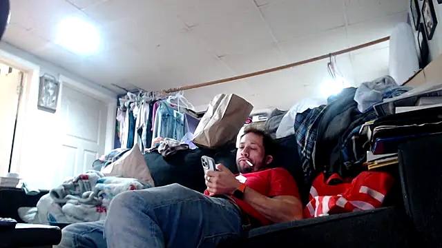 tongueispowerr6d9 online show from December 5, 2025, 7:10 pm