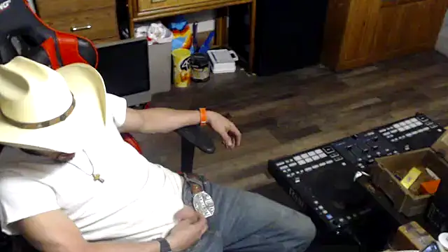 Snapshot of tongueispowerr6d9 chatting on April 22, 2026, 5:54 am tongueispowerr6d9 online show from April 22, 2026, 5:54 am