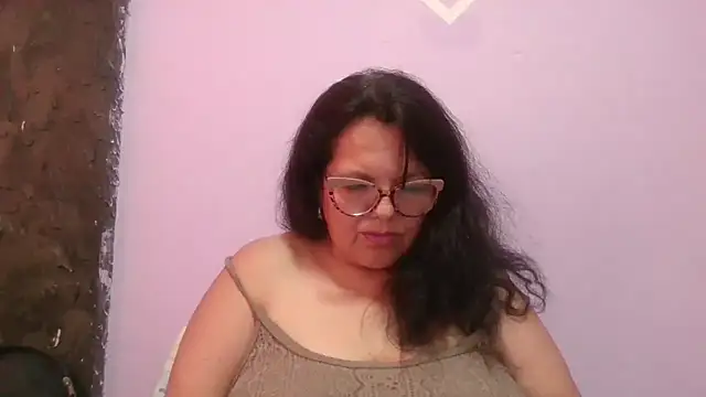 kassandra02 online show from April 8, 2026, 3:12 pm