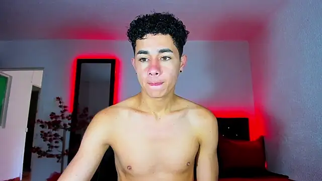 Snapshot of DavidfullOFlove chatting on December 9, 2024, 2:17 pm DavidfullOFlove online show from December 9, 2024, 2:17 pm