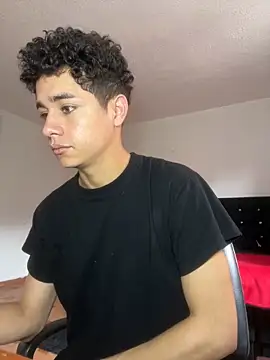 Snapshot of DavidfullOFlove chatting on February 21, 2025, 6:37 pm DavidfullOFlove online show from February 21, 2025, 6:37 pm