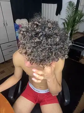 Snapshot of DavidfullOFlove chatting on October 30, 2025, 10:43 pm DavidfullOFlove online show from October 30, 2025, 10:43 pm