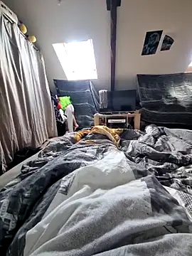 LoLa-69-X online show from September 22, 2025, 1:13 pm