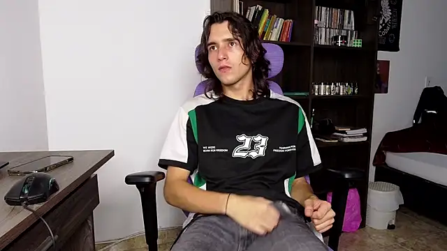 Snapshot of alex_connorr chatting on September 19, 2025, 4:03 am alex connorr online show from September 19, 2025, 4:03 am