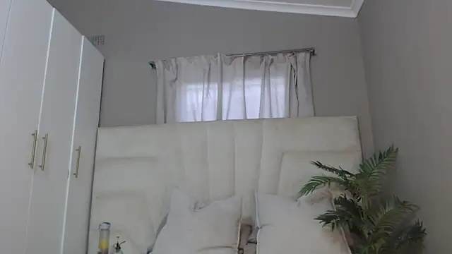 naughtyblackdolie online show from February 28, 2025, 5:15 am