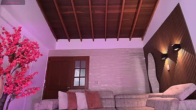 Anna parkker  online show from March 11, 2026, 7:53 pm