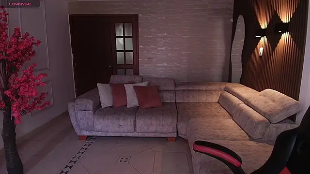 Anna parkker  online show from March 19, 2026, 7:29 pm