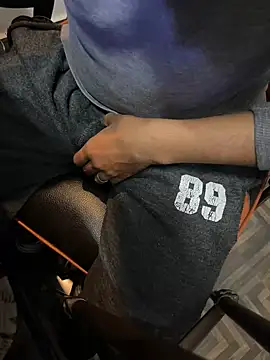 dreamy lusty01 online show from March 12, 2025, 6:44 pm