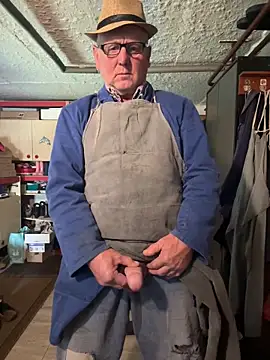 oldgayman online show from September 27, 2025, 7:57 am