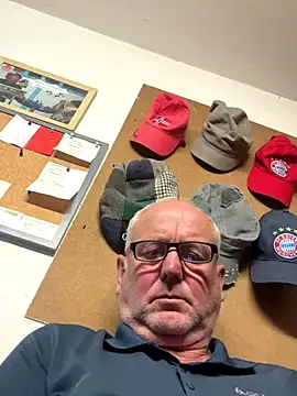 oldgayman online show from October 8, 2025, 2:14 pm