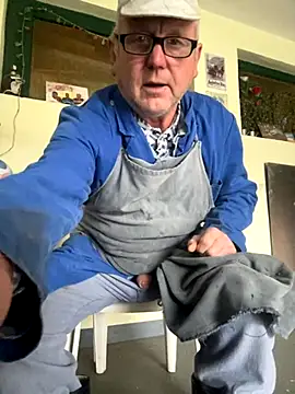 oldgayman online show from October 28, 2025, 12:41 pm