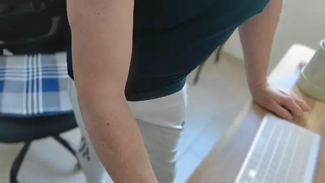 slzypvtpig online show from February 25, 2026, 7:34 pm