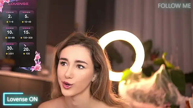 EmilyRaymont online show from October 27, 2025, 3:10 am