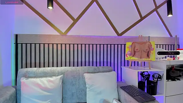 NinaInk online show from March 20, 2026, 4:12 pm