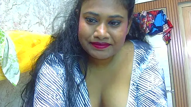 Snapshot of sexy_roma chatting on November 4, 2025, 5:17 am sexy roma online show from November 4, 2025, 5:17 am