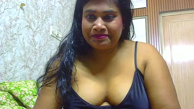 Snapshot of sexy_roma chatting on November 14, 2025, 3:33 pm sexy roma online show from November 14, 2025, 3:33 pm