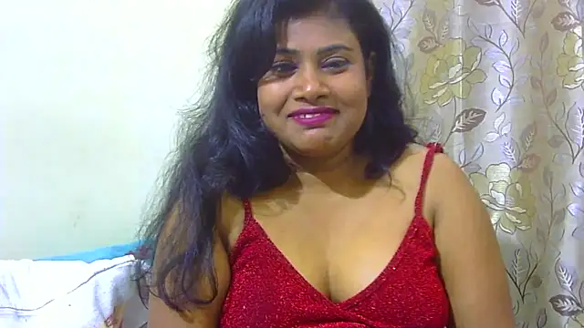 Snapshot of sexy_roma chatting on December 4, 2025, 7:00 pm sexy roma online show from December 4, 2025, 7:00 pm