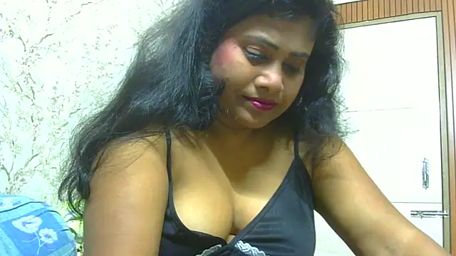 Snapshot of sexy_roma chatting on December 5, 2025, 5:53 pm sexy roma online show from December 5, 2025, 5:53 pm