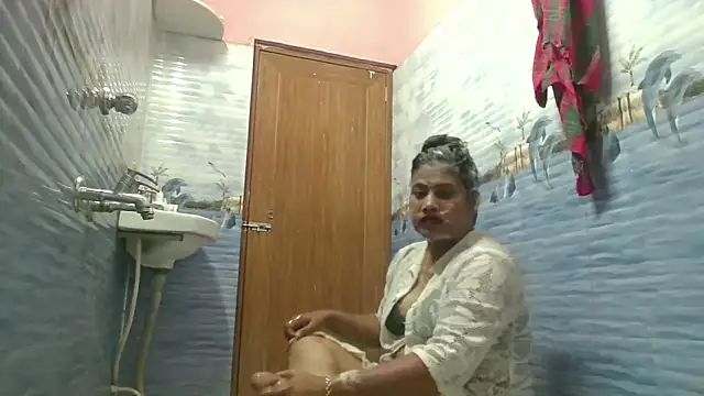 Snapshot of sexy_roma chatting on April 10, 2026, 1:16 pm sexy roma online show from April 10, 2026, 1:16 pm