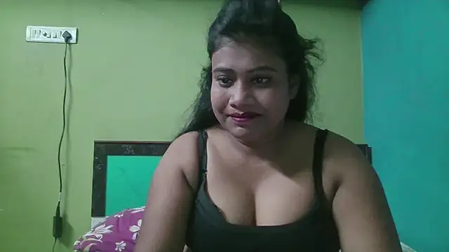 Snapshot of sexy_roma chatting on May 6, 2026, 1:05 pm sexy roma online show from May 6, 2026, 1:05 pm