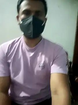 Snapshot of wildboy_simon chatting on February 5, 2025, 3:31 pm wildboy simon online show from February 5, 2025, 3:31 pm