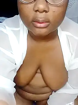 Snapshot of juicy_candy1999 chatting on January 5, 2025, 8:43 am juicy candy1999 online show from January 5, 2025, 8:43 am