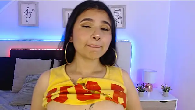Snapshot of Tifanny_grey chatting on December 20, 2024, 10:43 pm Tifanny grey online show from December 20, 2024, 10:43 pm