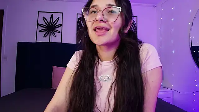 Snapshot of Tifanny_grey chatting on September 12, 2025, 7:36 pm Tifanny grey online show from September 12, 2025, 7:36 pm