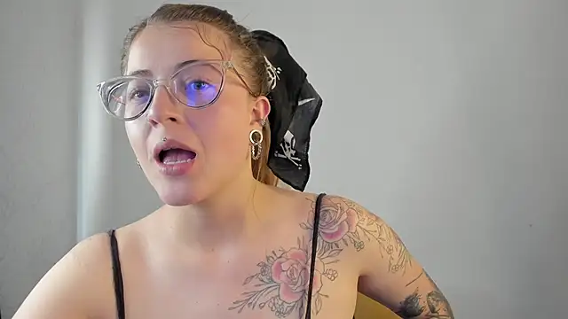 tekila   online show from February 4, 2025, 9:10 pm