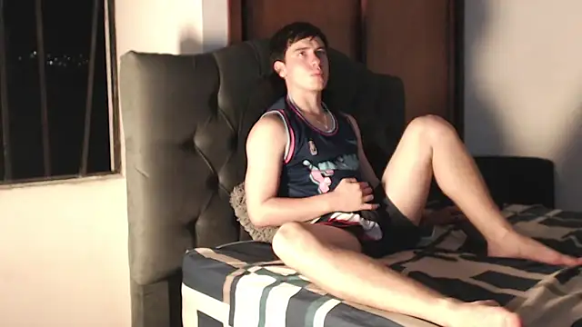 Snapshot of harry_greg21 chatting on February 10, 2026, 12:37 am harry greg21 online show from February 10, 2026, 12:37 am