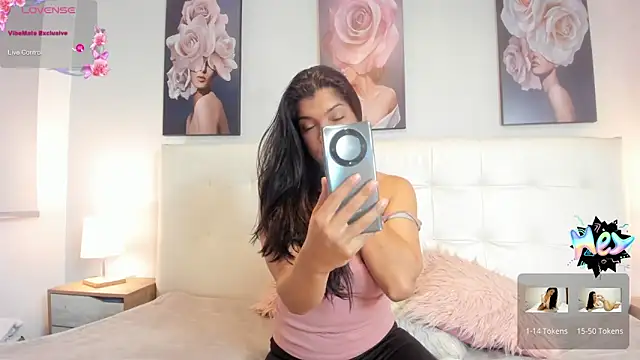 Sweetdreamses  online show from January 10, 2025, 12:26 pm