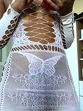 Indiazinhax online show from October 28, 2025, 10:52 am