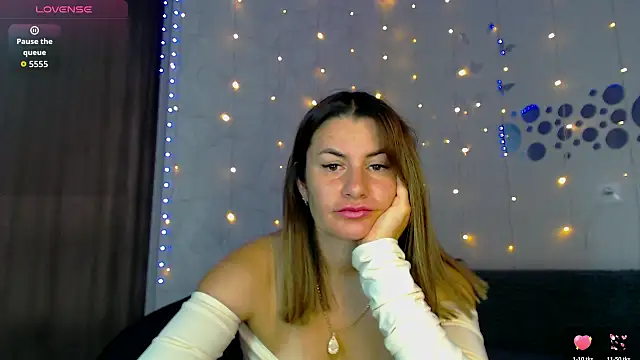 Snapshot of SuchAngel_ chatting on October 28, 2025, 2:59 am SuchAngel online show from October 28, 2025, 2:59 am