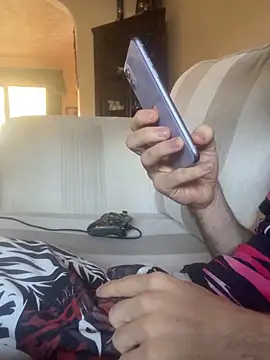 Snapshot of EE123458 chatting on November 17, 2025, 12:55 pm EE123458 online show from November 17, 2025, 12:55 pm