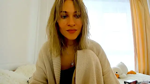 Mona Cruz online show from February 19, 2025, 9:06 am