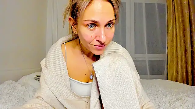 Mona Cruz online show from March 17, 2025, 9:45 pm