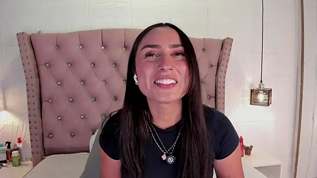 Snapshot of lia_sofiia chatting on May 23, 2026, 9:35 am lia sofiia online show from May 23, 2026, 9:35 am
