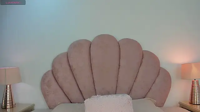 Snapshot of Nicole_Paradise chatting on December 31, 2024, 12:57 pm Nicole Paradise online show from December 31, 2024, 12:57 pm