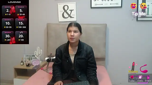 Snapshot of SophiaMeyerst chatting on April 18, 2026, 1:26 pm SophiaMeyerst online show from April 18, 2026, 1:26 pm