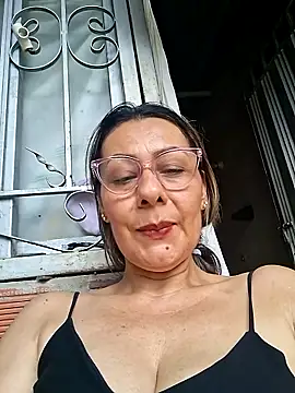 Mia-funny20 online show from March 25, 2026, 8:15 pm