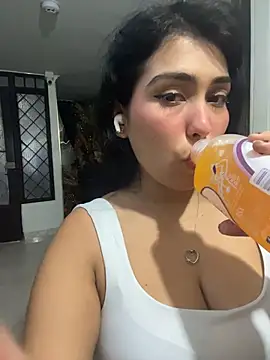 emma  cute   online show from January 6, 2026, 11:47 am