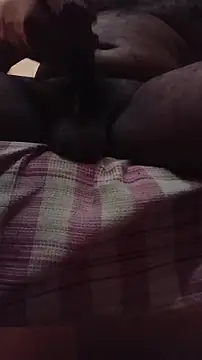 Kinkyluvi online show from April 28, 2026, 10:26 pm