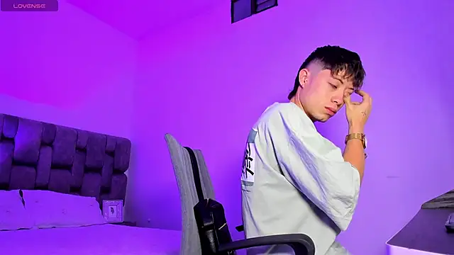 Snapshot of MarcusCollinss_ chatting on December 9, 2024, 1:02 pm MarcusCollinss online show from December 9, 2024, 1:02 pm