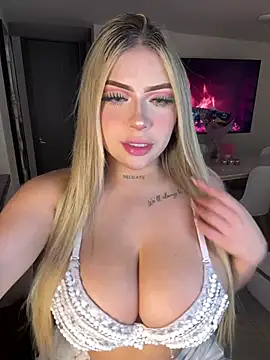 Snapshot of MiaWhitePink_ chatting on February 28, 2026, 5:19 am MiaWhitePink online show from February 28, 2026, 5:19 am